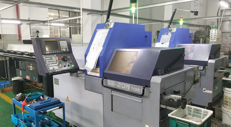 Švýcarský CNC soustruh používaný ve výrobě kopií ve společnosti Manners Technology